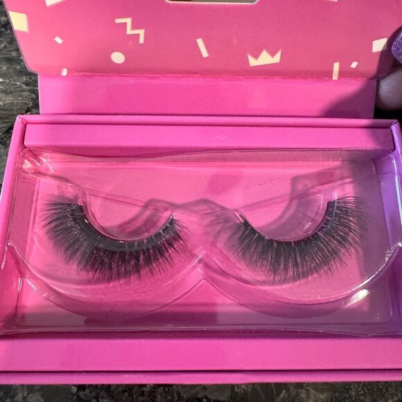 Glamlite Cosmetics x Fresh Prince Faux Mink Eyelash Set - Picture 6 of 7
